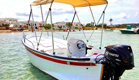 Boat rental in Cala Saona Beach