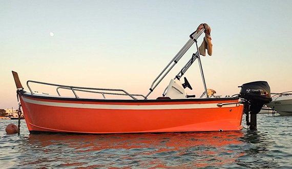 Boat rental in Cala Saona Beach