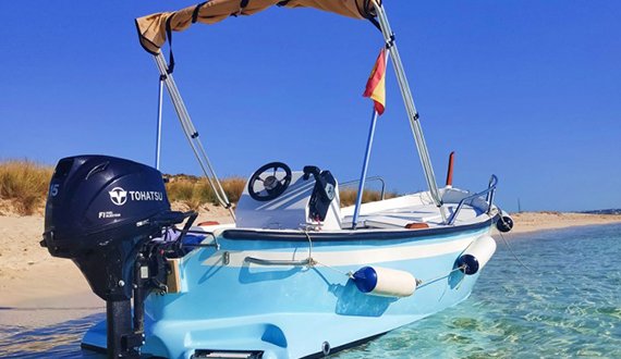 Boat rental in Cala Saona Beach